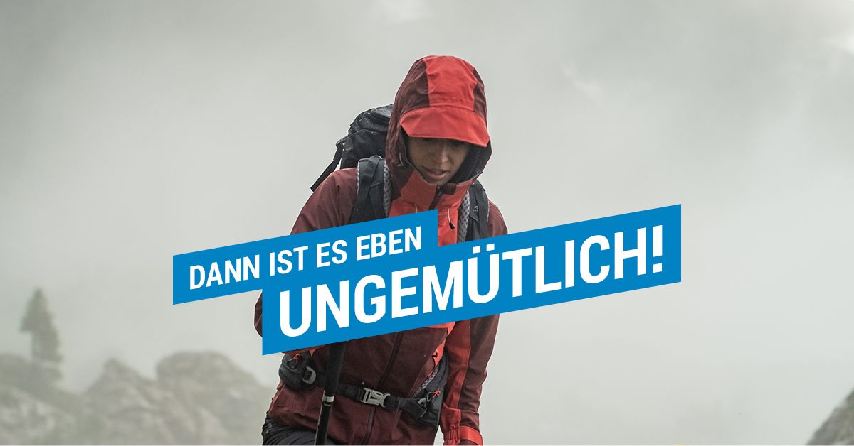 Ein Wanderer in Kleidung von Decathlon mit der Headline Dann ist es eben ungemütlich!